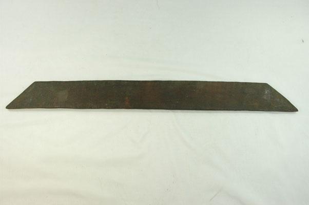 以往名稱：sword or beater-in文物名稱：打緯板英文名稱：Woof squeezer族語名稱：SADIKUANE