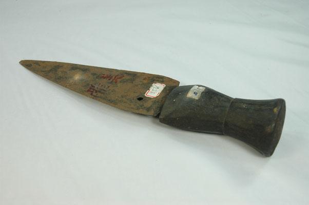 以往名稱：魚刀文物名稱：魚刀英文名稱：fishing knife族語名稱：ngangareh