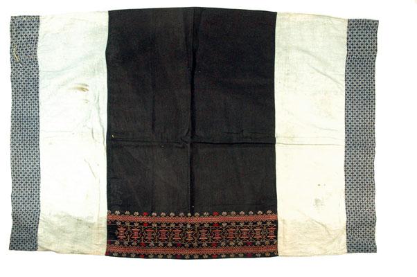以往名稱：戰被文物名稱：戰被英文名稱：fighter s blanket族語名稱：vetevet