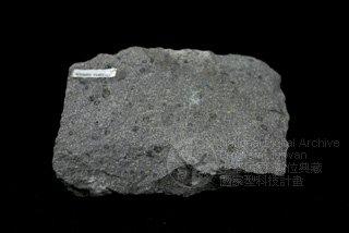 中文名稱：安山岩英文名稱：Andesite
