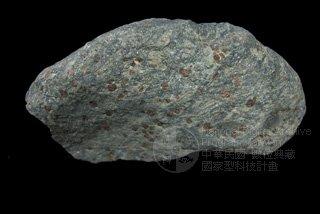 中文名稱：石榴子石雲母片岩英文名稱：Garnet-mica schist