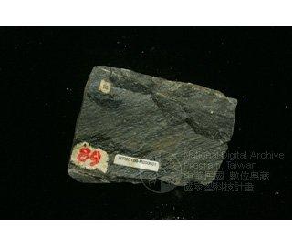 中文名稱：赤鐵石英片岩英文名稱：Hematite-quartz-schist
