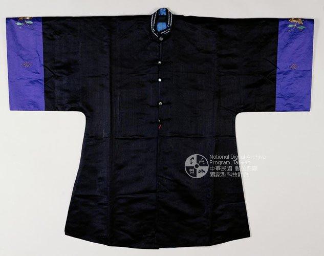 中文品名：玄黑色素緞對襟男襖