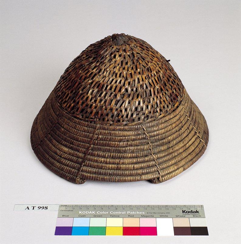 帽子（椰殼籐帽）族語名稱：nigarkan na sakop英文名稱：Rattan Cap