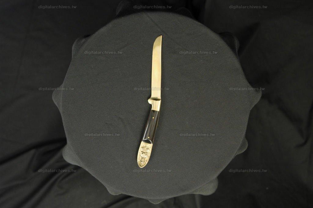 藏品名稱:小餐刀(入藏登錄號008000000069C-3)件名:泰國佛像雕飾餐具組