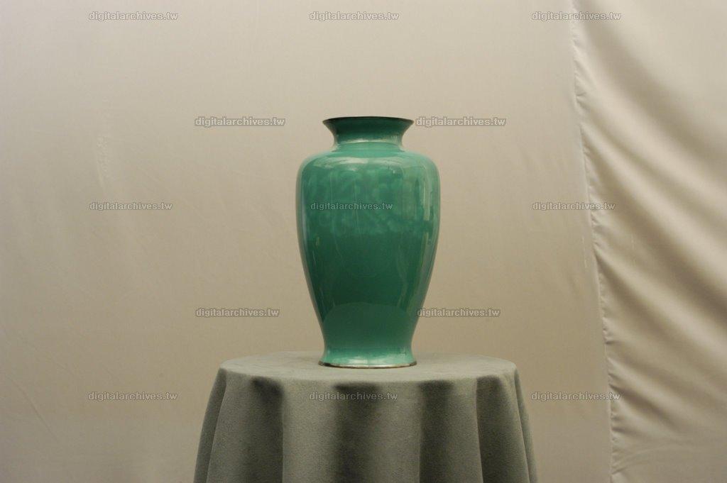 藏品名稱:綠色花瓶(入藏登錄號008000000168C)件名:綠色花瓶