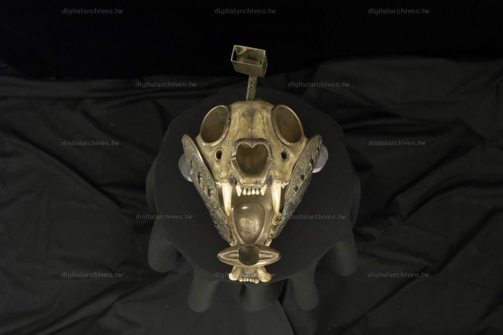藏品名稱:老虎頭骨製煙灰缸(入藏登錄號008000000343C)件名:老虎頭骨製煙灰缸