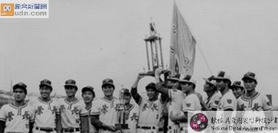 台南市長榮中學隊贏得全國青棒賽冠軍