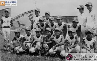 台南市巨人隊贏得全國少棒選拔賽冠軍