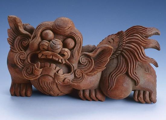 主要題名-中文:獅座或木雕獅（分類號C08/028）主要題名-日文:獅子座または木彫り獅子主要題名-英文:Carved Lion Setting