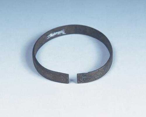 主要題名-中文:銀手環（分類號A28/033）主要題名-日文:銀腕輪主要題名-英文:Silver Bracelet