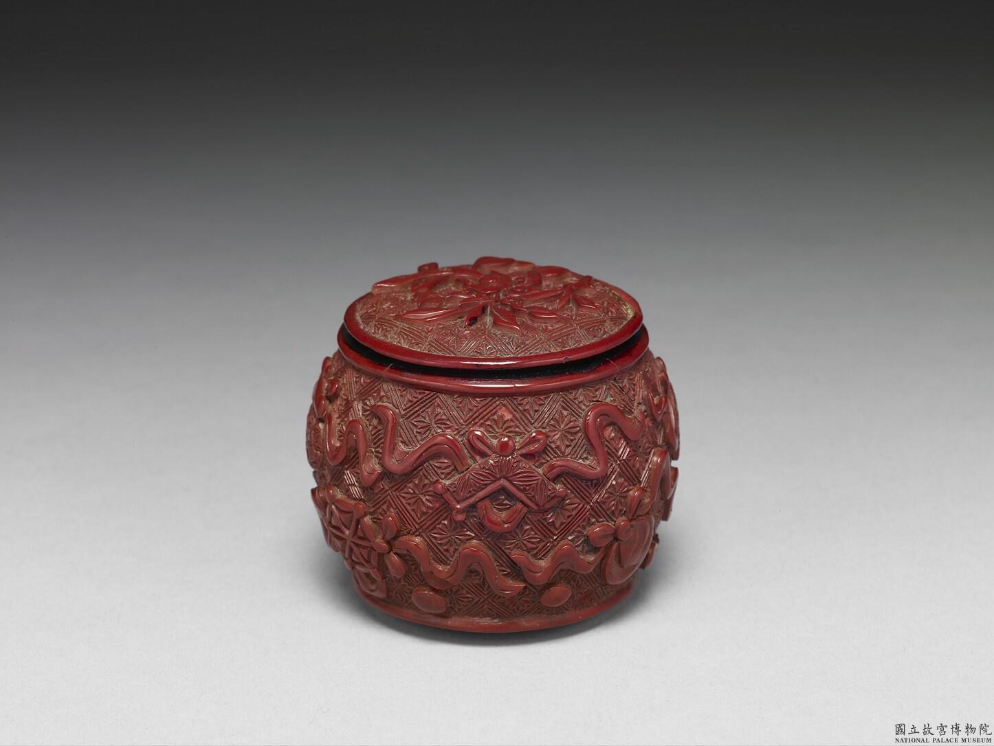 明　十六世紀　剔紅八寶小圓罐明 雕漆八寶圓盒