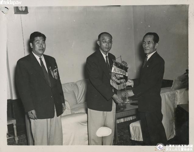 1955年中韓親善野球大會台灣棒球隊拜訪韓國國會議長