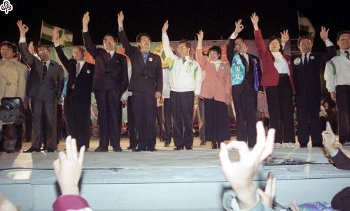 事件標題:民進黨正副總統候選人彭明敏、謝長廷最後造勢晚會