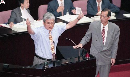 事件標題:立法院院會，朝野政黨分別動員針對公益彩券發行條例修正案展開攻防