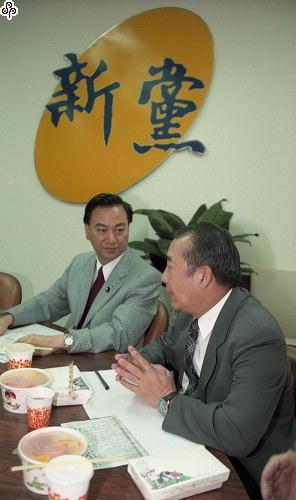 事件標題:華航總經理劉克涯在新黨立法院黨團舉辦的購機早餐會報中強調，我們華航在購機案中絕對沒有受到外界任何壓力