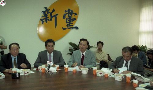 事件標題:華航總經理劉克涯在新黨立法院黨團舉辦的購機早餐會報中強調，我們華航在購機案中絕對沒有受到外界任何壓力