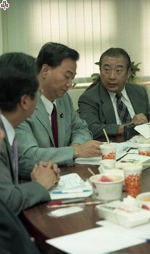 事件標題:華航總經理劉克涯在新黨立法院黨團舉辦的購機早餐會報中強調，我們華航在購機案中絕對沒有受到外界任何壓力