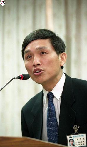 事件標題:立法院財政委員會，邱正雄備詢