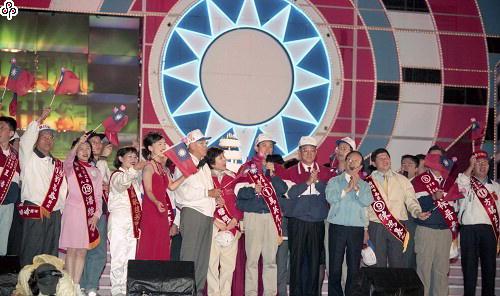 事件標題:台北市長選舉選情，李登輝、連戰在國民黨黨慶晚會為馬英九造勢