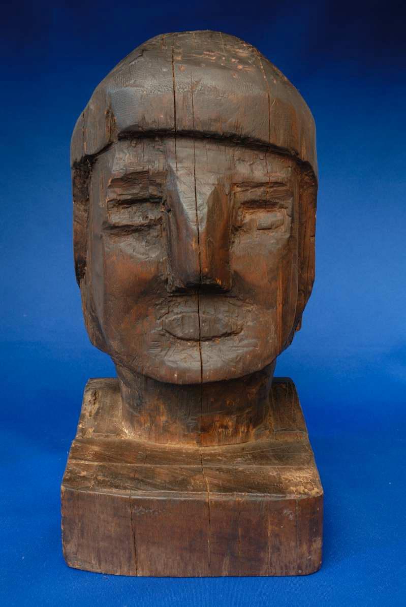 原住民頭部雕刻