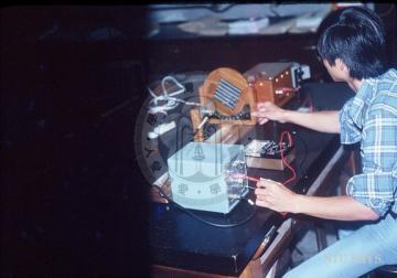 中文名稱:「微波的性質」實驗上課照片007英文名稱:Photos of  microwave characteristics  experiment 007