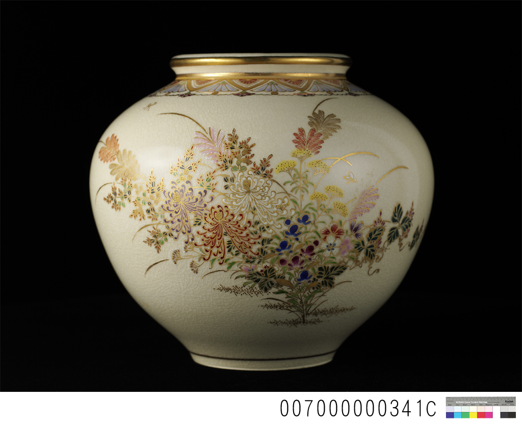 藏品名稱:薩摩花瓶-數位典藏與學習聯合目錄