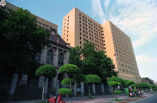 事件標題:台大醫學院二號建築（B-012-6745）