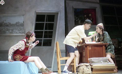 事件標題:屏風表演班舞台劇「我妹妹」，李國修、王月夫婦首度在台上以夫妻關係演出（B-013-3227）