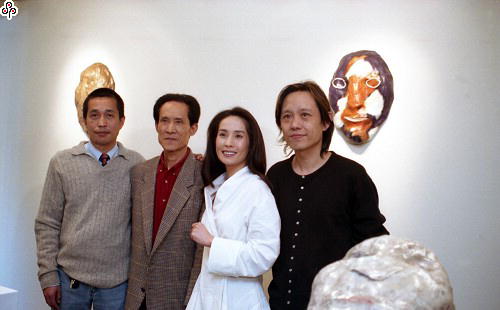 事件標題:電影「女湯」金素梅和陶藝老師共同展出陶藝作品（B-013-9806）