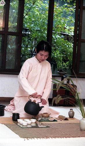 事件標題:年輕人學習茶道（B-014-5460）