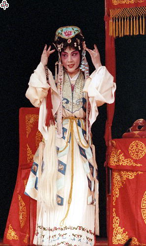 事件標題:上海崑劇團一級演員、旦角梁谷音在內湖復興劇校示範（B-015-4232）