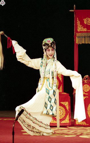 事件標題:上海崑劇團一級演員、旦角梁谷音在內湖復興劇校示範（B-015-4234）