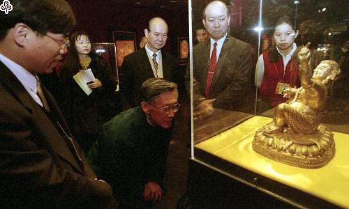 事件標題:陳履安參觀中國時報與國父紀念館及美國紐約西藏文化中心聯合主辦的「慈悲智慧—藏傳佛教藝術大展」（B-015-5501）