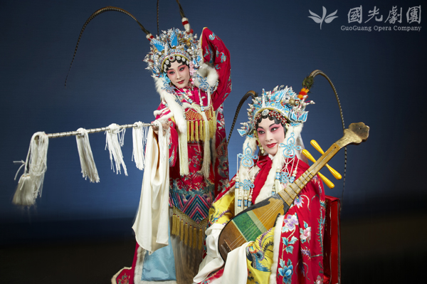 《青塚前對話》劇照009