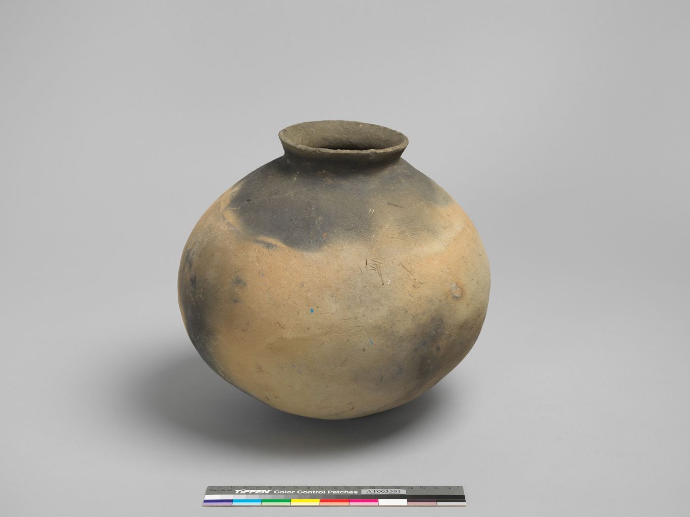 中文名稱:陶壺（AT003591）英文名稱:Pottery舊登錄名稱:陶罐