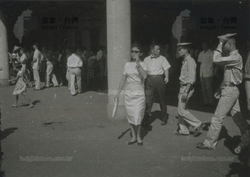 騎樓下