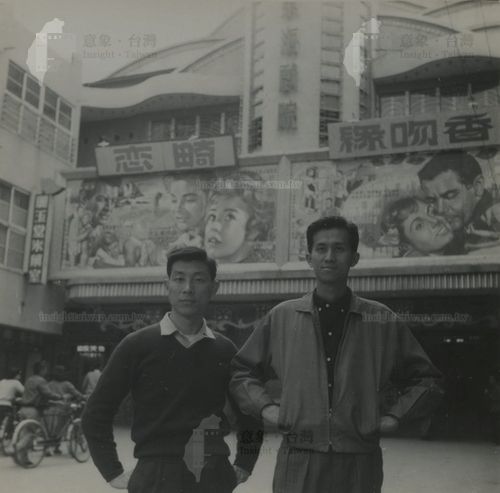電影院前