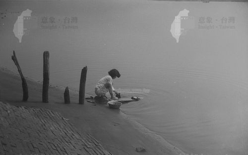 淡水河邊洗衫之1