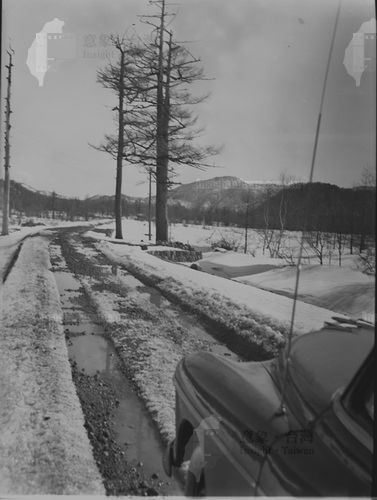 廖運潘一九五○年代旅日系之101公路上的殘雪