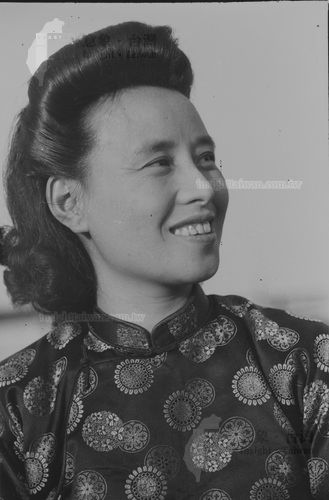 著花旗袍友人