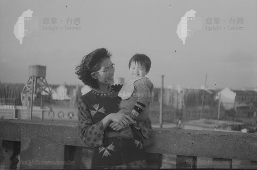 張寶鳳與幼女之三