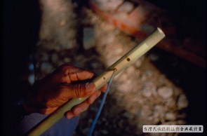 1997年排灣族許坤仲製作雙管口笛 21