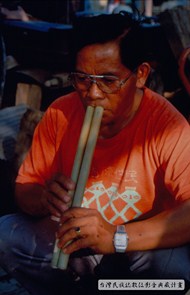 1997年排灣族許坤仲製作雙管口笛 22