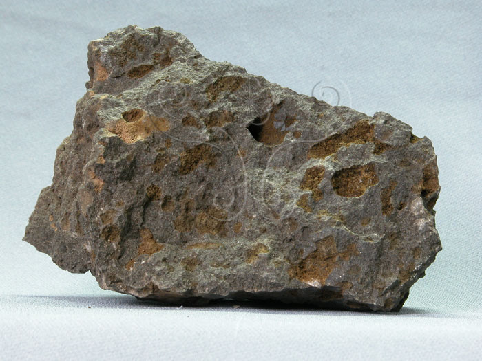 中文名:玄武岩(NMNS000420-P002107)英文名:Basalt(NMNS000420-P002107)