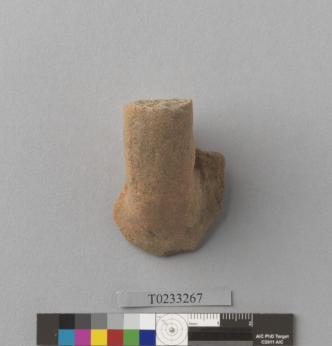 遺物：夾砂陶把