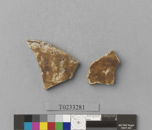 遺物：褐釉硬陶腹片