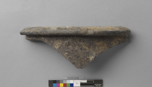 遺物：素胎硬陶罐