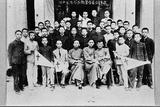 |`դhPHǨkǥͦXv A picture of Dr. |` and the boy students of Tamkang High School.