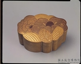 清 茶花形蒔繪盒